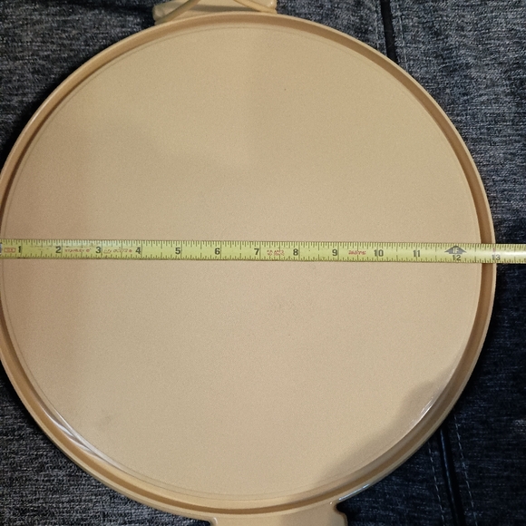 Vintage Tupperware Round Cake Carrier - Picture 13 of 15